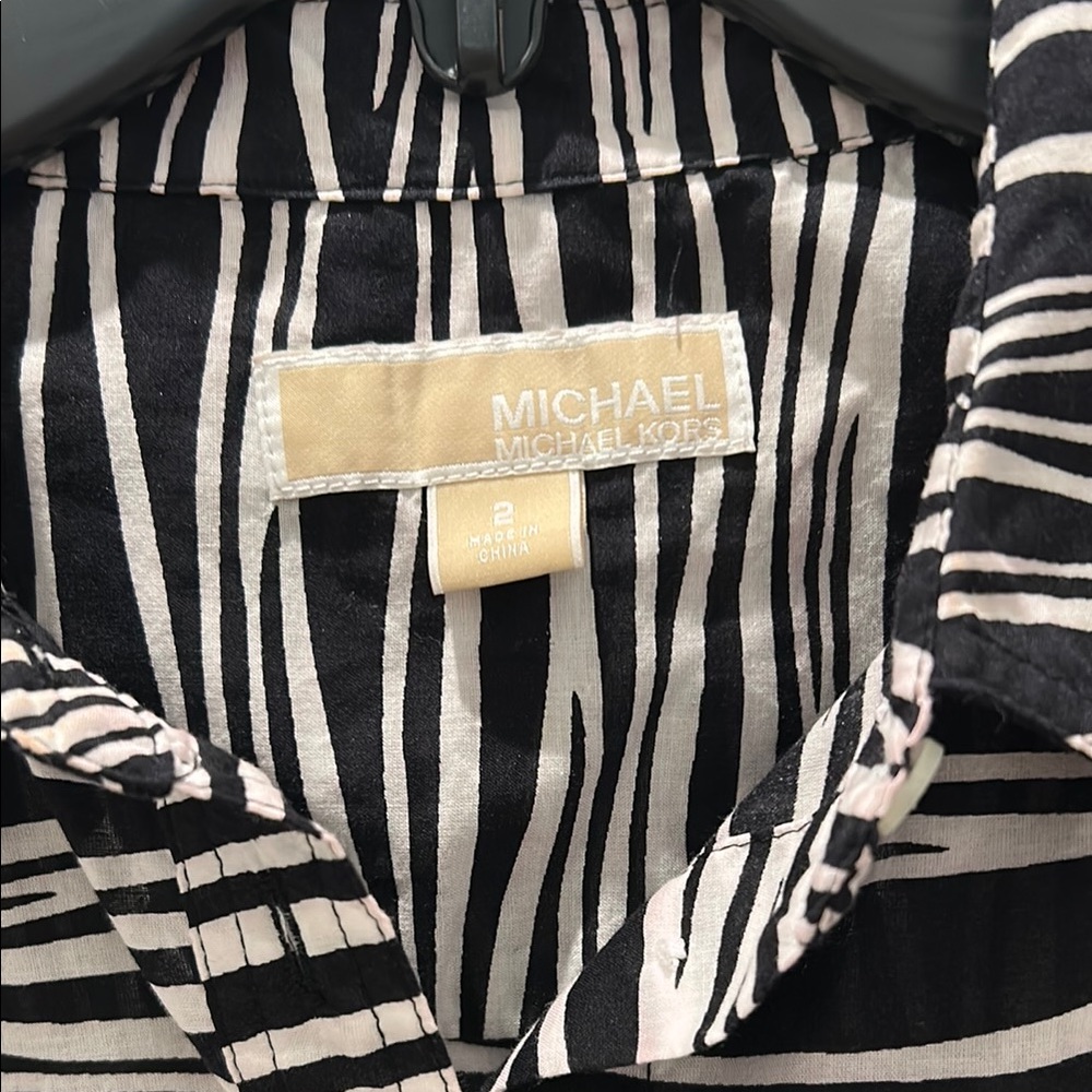 MICHAEL KORS Black and White Striped Women's Top - Picture 4 of 8